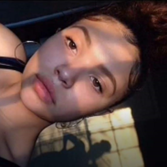 Meet your Posher, Emily - Picture 1 of 8